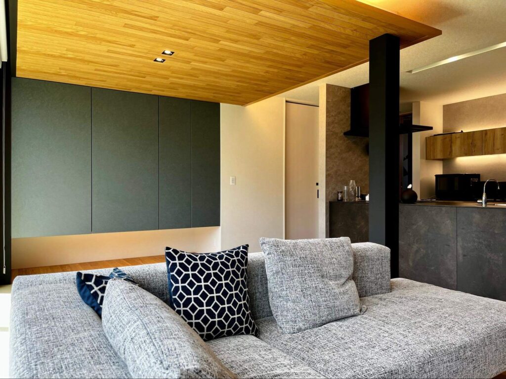 ▲過剰な選択はせず、今あるもので心地よく暮らす。「こうすればよかったな」と話しながらも、Tさんは今の暮らしを楽しんでいる様子でした。
