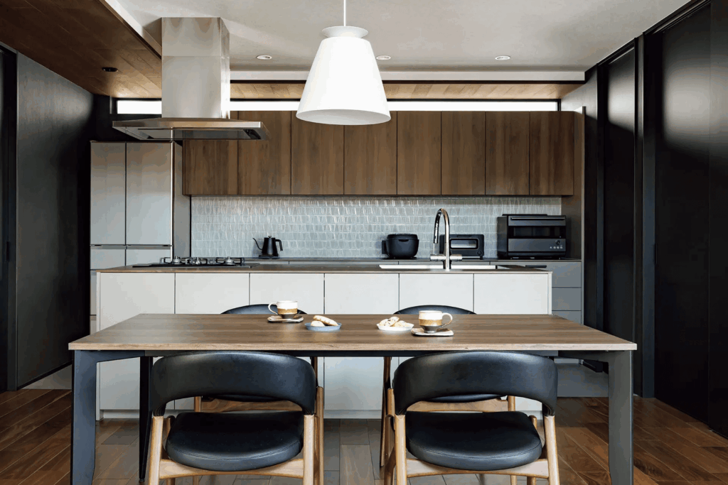 キッチン選びで大切なのは、まず標準仕様でどこまで満足できるかを把握したうえで、必要な部分だけをオプションで補うこと