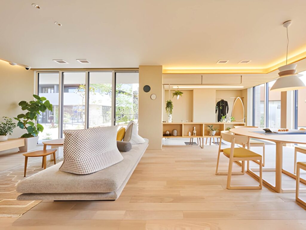 カウンターやパブリックスペースの使い方など、真似したいアイデアが豊富な展示場