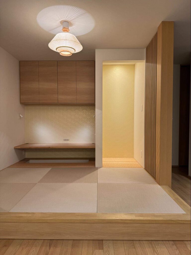 ▲多種多様な使い方ができる和室空間。小上がりにすることで、リビングのアクセントにもなっています。