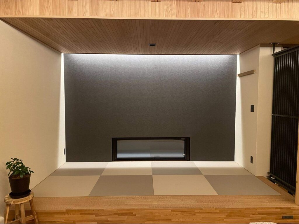 ▲小上がりの和室は、畳とリビングの境目にスプーンカット加工の板を設けるなど、細かなこだわりが詰まっています。
